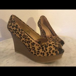Express Haircalf Cheetah Print Wedge Shoe Wm Sz 8M
